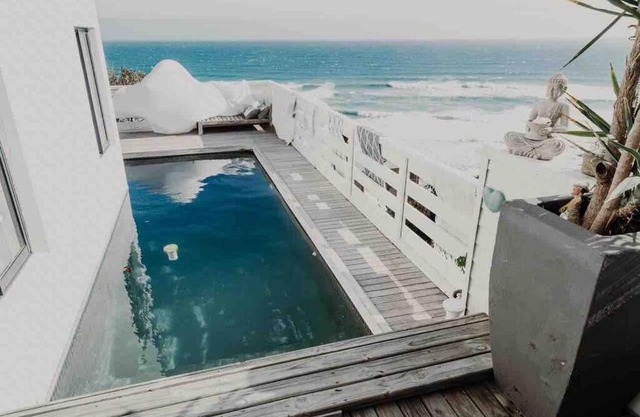 Shangri La in Misty Cliffs