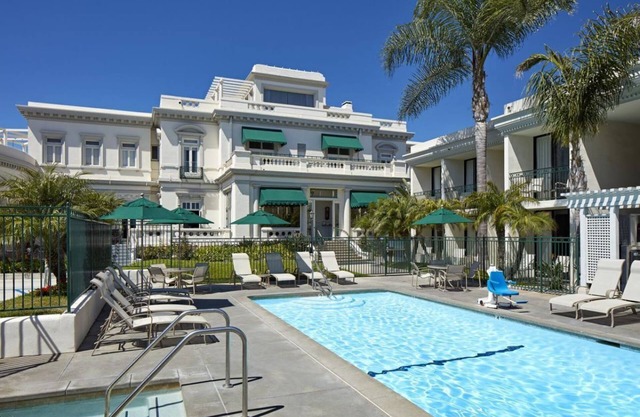 Share a Grand Experience! 4 Upscale Units Near Coronado Bridge! Pool, Parking!