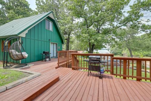 Shared Boat Dock Lakefront Grove Getaway!