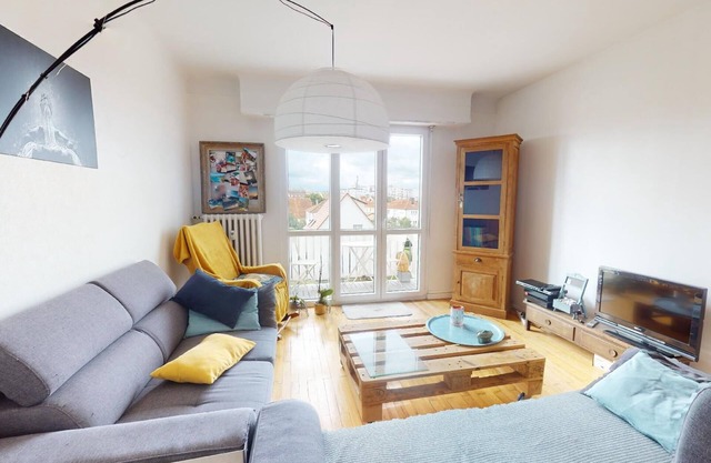 Shared room bright and renovated