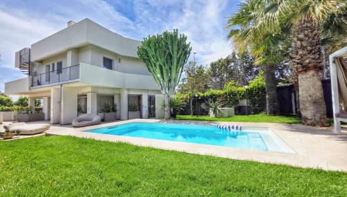 Shati Luxury - New, Heated Pool, Sea view Near beach