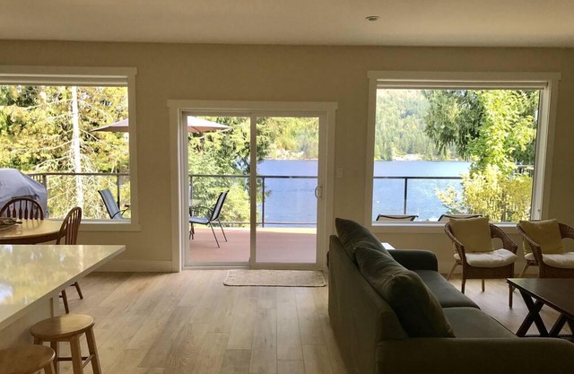 SHAWNIGAN LAKE WATERFRONT HOME WITH PRIVATE DOCK