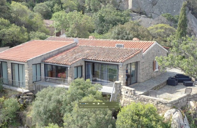 Sheepfold 4 PEOPLE max. in the middle of 200 hectares locat: SATURDAY to SATURDAY.