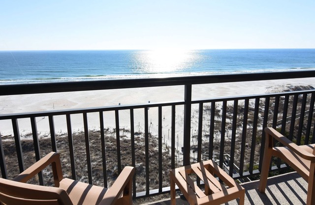 Shell 807 - Beautiful oceanfront 8th floor condo. Oceanfront, sleeps 4.