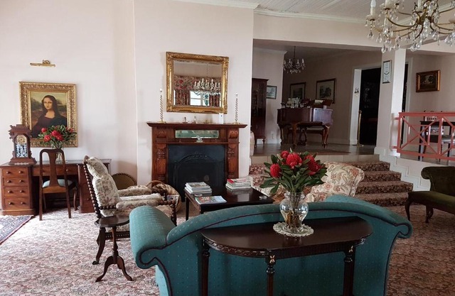 Sherwood's Country House