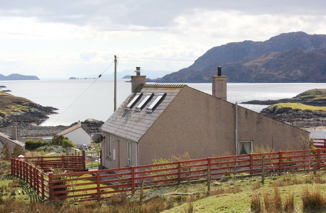 Shiantview Cottage - Magnificent Sea Views