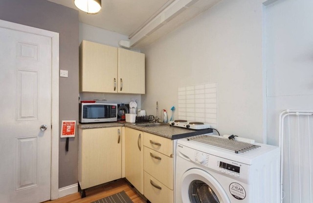 Shirley Apartments, Cozy Studio, 10 Min Drive to City Centre and Cruise Ship Terminals