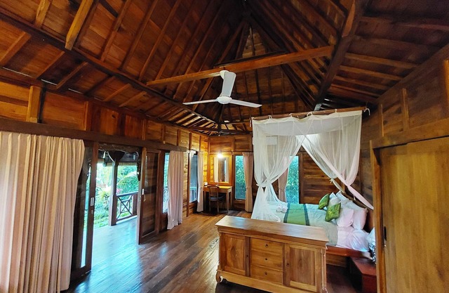 Shivananda Antique Villas by EPS