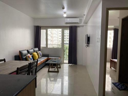 Shore Residence 2br 5f walking distance MOA near airport