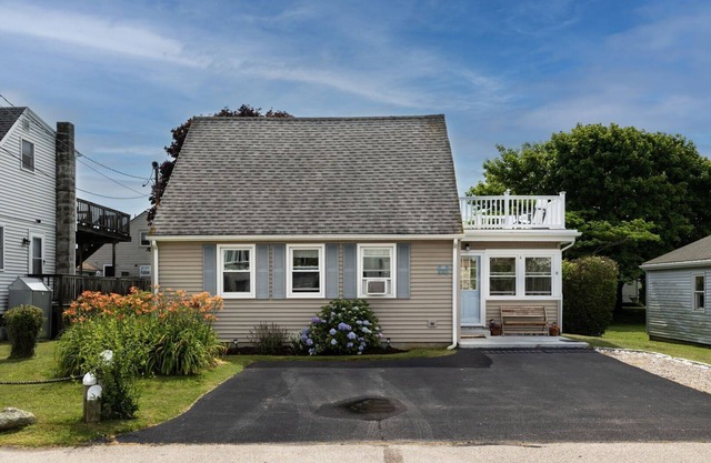 Short Walk from Scarborough State Beach w/Ocean Views from Balcony!