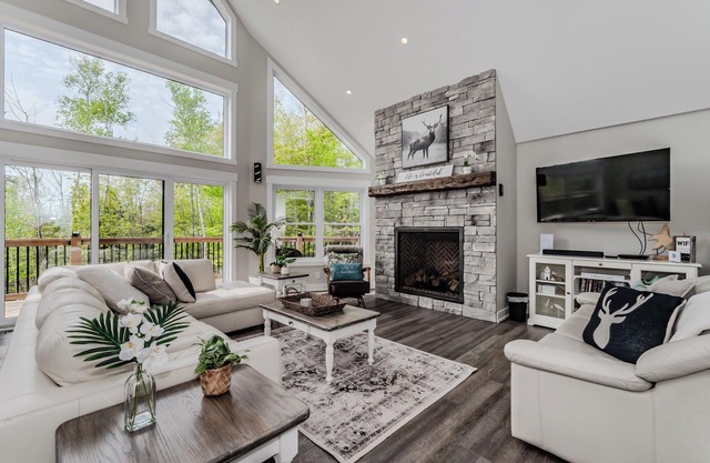 Show stopping retreat w/AC near beaches