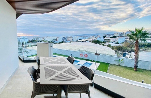 SHR012 Modern apartment in Marinsa Beach