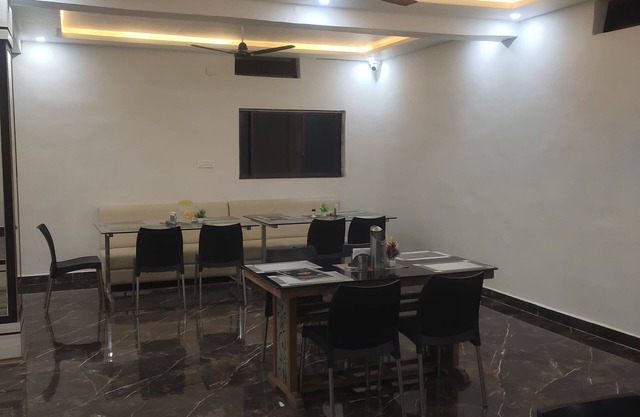 SHREE SIDDHI VINAYAK HOTEL & RESTAURANT