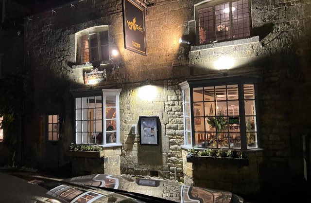 Siam cottage guesthouse over 300 years old with Thai restaurant