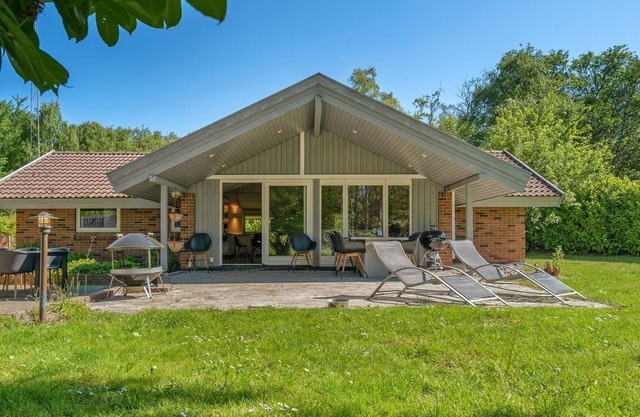"Sida" - 600m from the sea by Interhome
