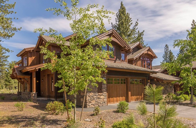 Sierra Sanctuary, 4 BDRM in Gated Community, Golf & Club Amenities!