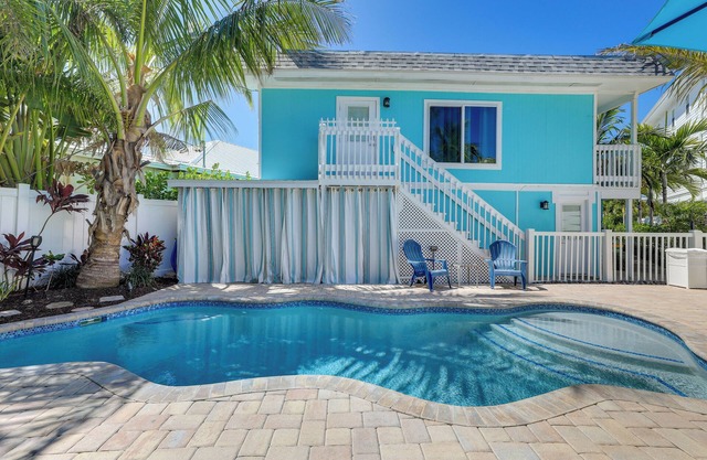 Siesta Key Dream Inn Rental - Close to Village!