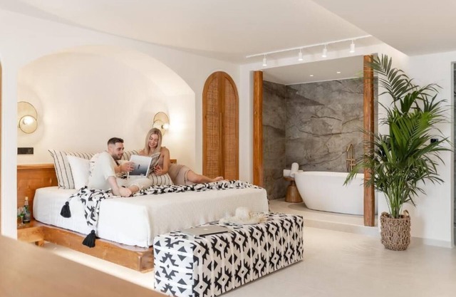 Signature Jacuzzi Suite Garden View