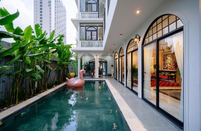 Sila Vana Villa - Private 7BRs Pool Villa My Khe Beach Da Nang