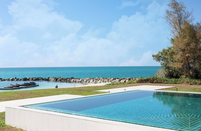 Silk Valley - Grand 6B Beachfront Villa