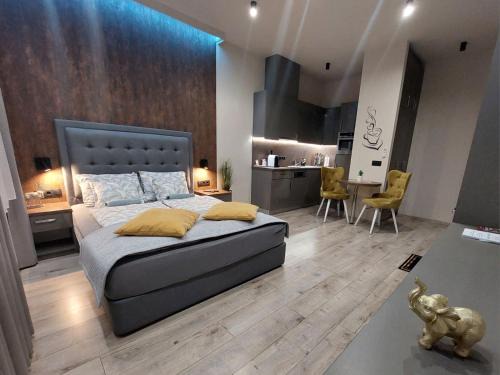 Silver Dawn Apartments