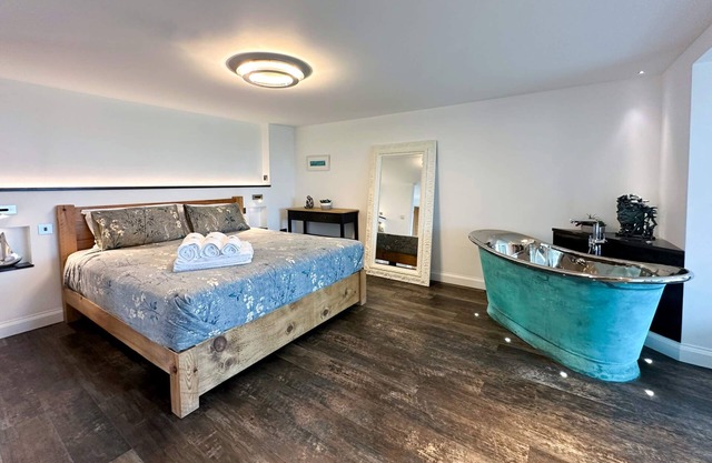 Silver Sea - sleeps 2 guests in 1 bedroom