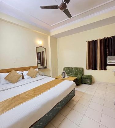 silvershine family hotel- new delhi