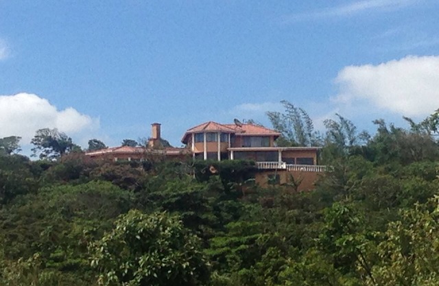 Simply the best, incredible views,pool,delicious food and a friend in the area.
