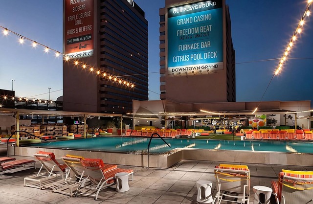 Sin City Escape! 4 Convenient Units w/City View! Near Mob Museum!