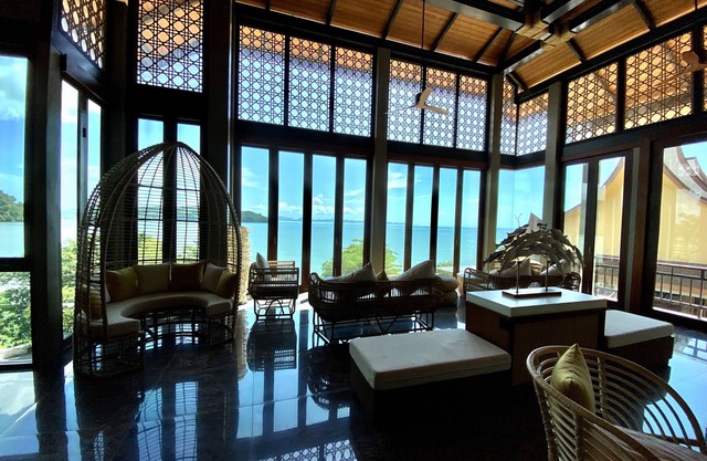 Sinae Phuket Luxury Hotel