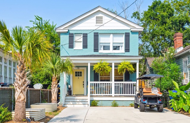 Single Family Downtown House with Private Yard