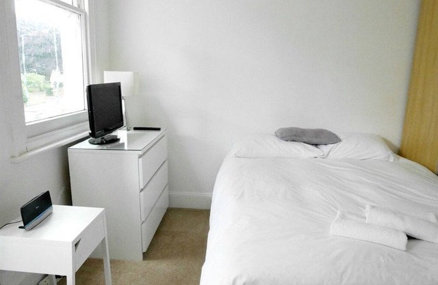 Single Room Ensuite near Kew Gardens