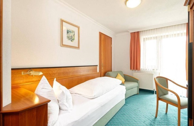 Single room, shower, toilet - Edelweiss, hotel