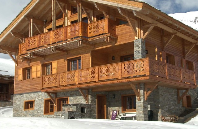 Single-storey apartment in a 4-star chalet on the slopes