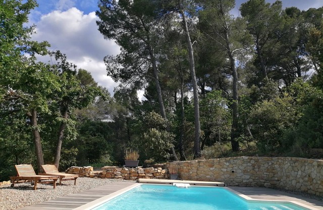 Single villa with heated pool from 15/4 to 1/10