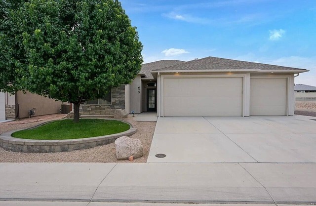Sip, Stay and Ride- a charming wine themed home in Grand Junction