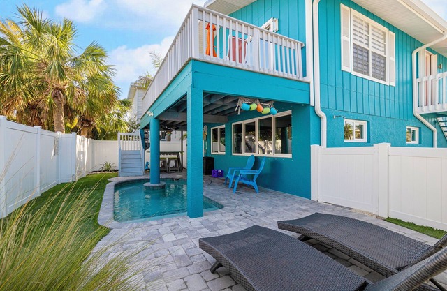Sirena Del Mar | Newly Remodeled, Steps to Beach & Private Pool