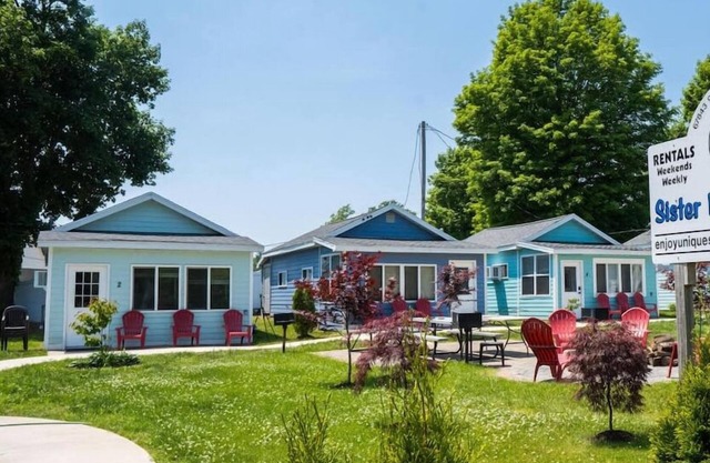 Sister Lake Cottages - private cottage community!