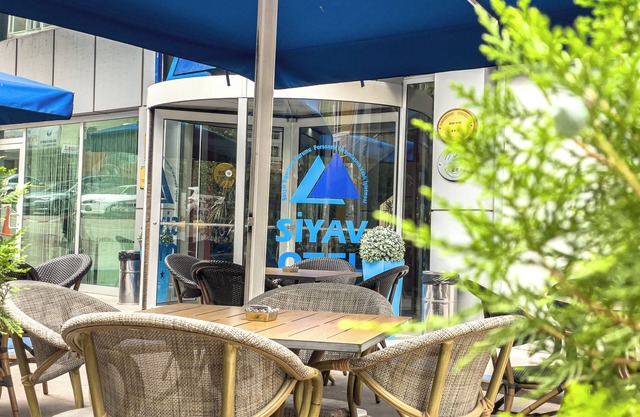 Siyav Hotel