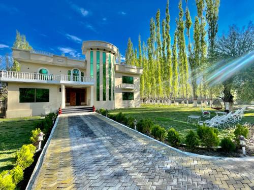 Skardu Saraye Hotel & Resort