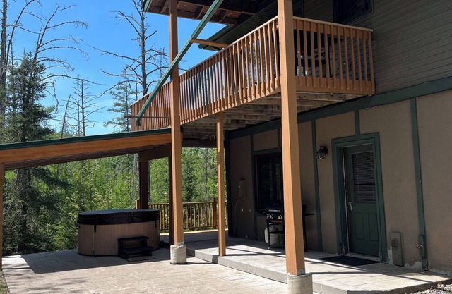 Ski Brule getaway with Hottub!