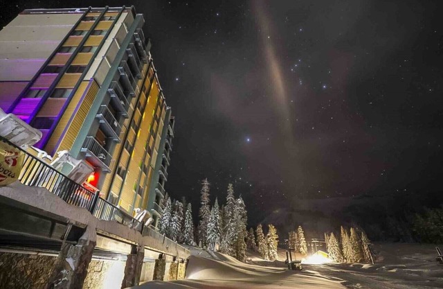 SKI IN/ Kirkwood Towers-King bed w/Mountain View @ Village