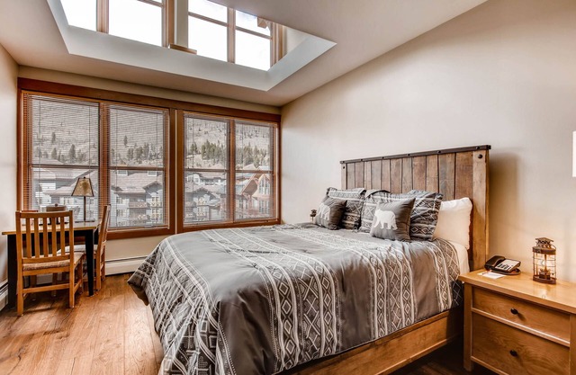 Ski-in/out Copper One Lodge Penthouse Hotel Style Condo w/Hot Tub