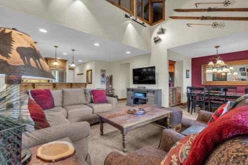 Ski In Ski Out 3BR Steps from Ski Resort