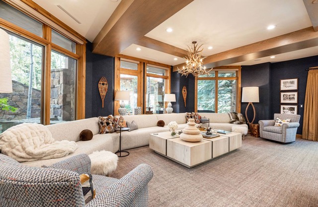 Ski-in Ski-out Beautiful Condo in Arrowhead
