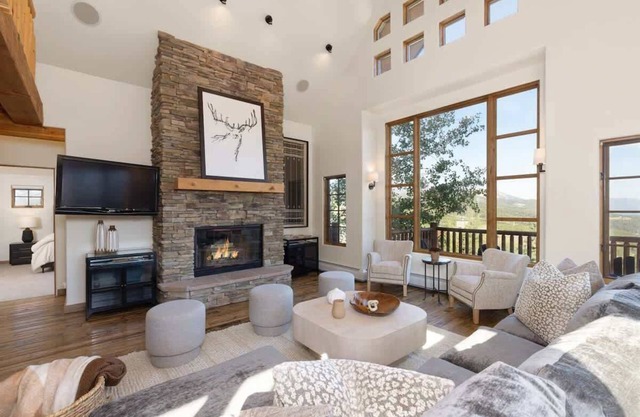 Ski-In/Ski-Out Big Sky Home with Incredible Views
