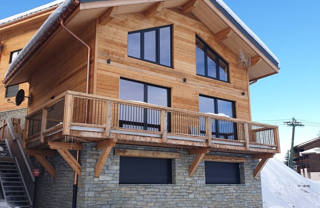 SKI IN SKI OUT PARADISKI LA PLAGNE LES COCHES TOP OF THE RANGE CHALET