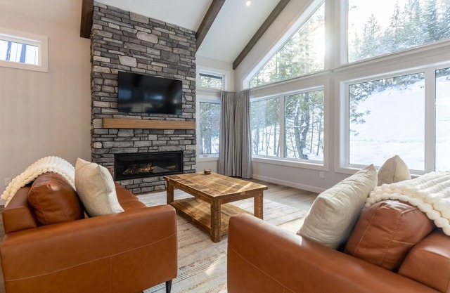 Ski In to your Hot Tub and Sauna. Luxurious