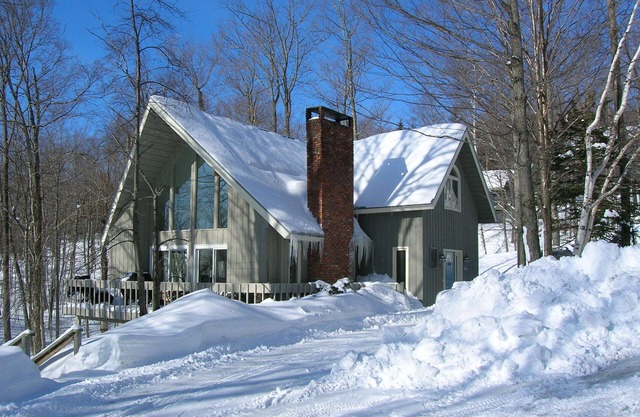 Ski On, Ski off Okemo Trailside Appartment, Sleeps 6/$550per night,