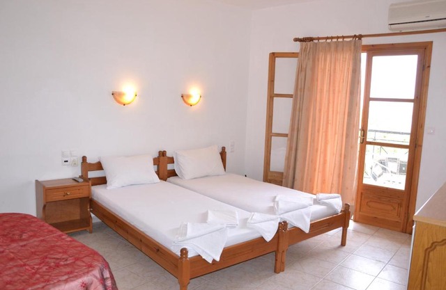 skiathos studios HL